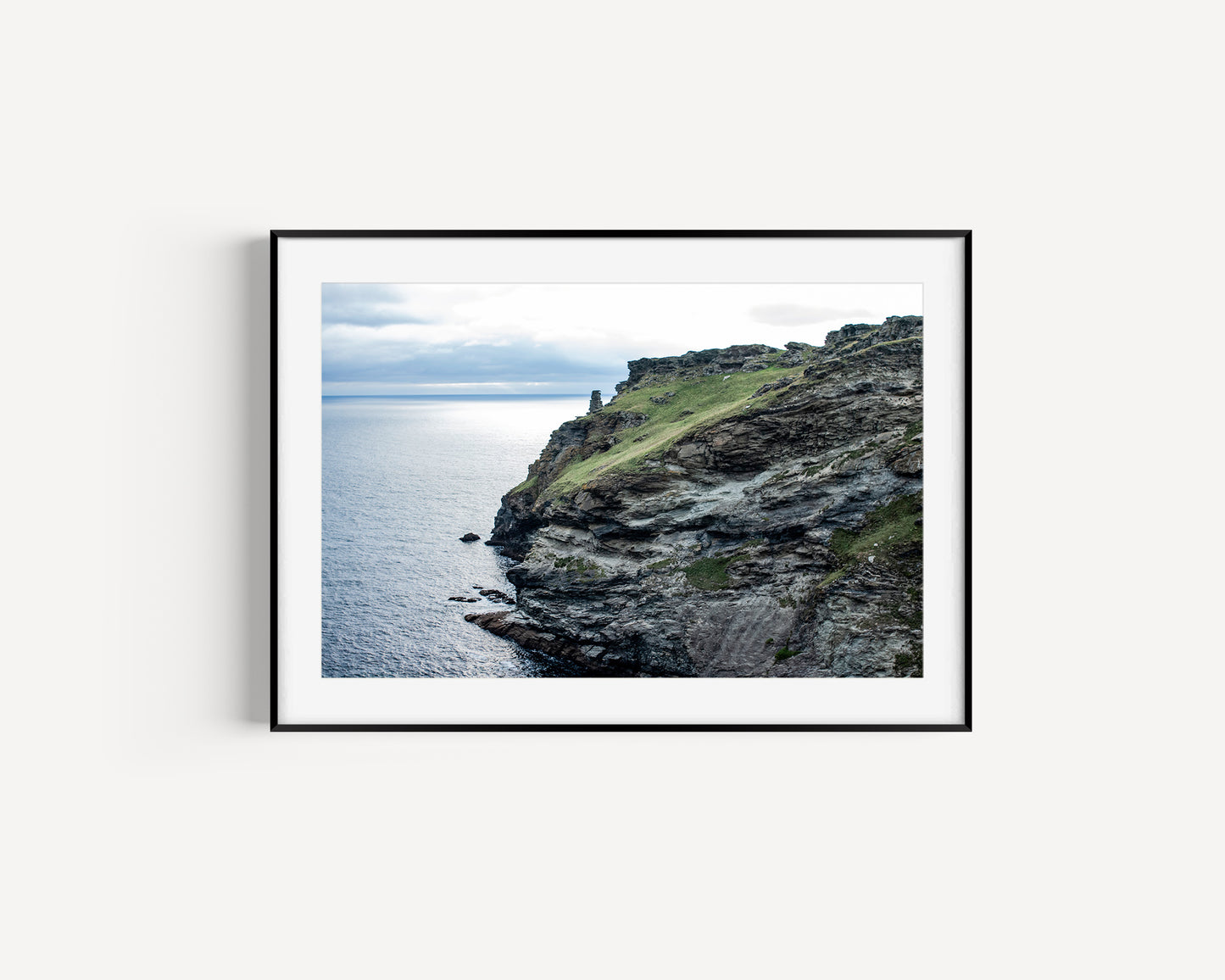 Rugged cliffs near Tintagel, Cornwall Giclée Print